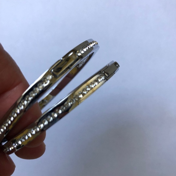 Authentic Kate Spade Pair of Bangle Bracelet.NWOT. - Picture 2 of 3